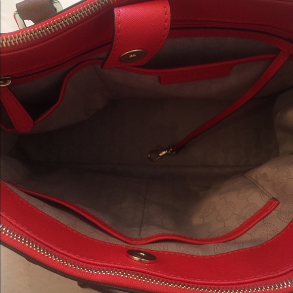 Michael Kors Sutton Two-toned Handbag - Picture 4 of 6